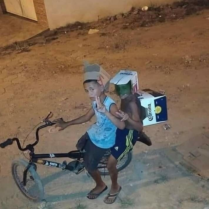 VisaodcriaSc's tweet photo. Alguns são felizes pelo que carregam no bolso, outros pelo que tem no coração. ❤💭✅🦾 https://t.co/1VZyq4rDNW