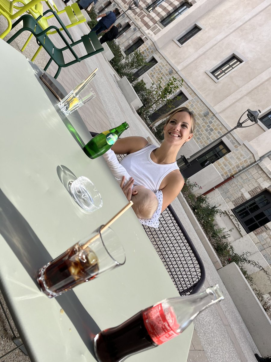 AnaisWasseul's tweet photo. • S E M A I N E D E L A L L A I T E M E N T • Je ne m’exhibe pas, je nourris mon bébé. Un acte qui ne devrait jamais porter aux débats! Des avis clivants pour un acte naturel.#normalizebreastfeeding #milktamère https://t.co/SRebCszpzY