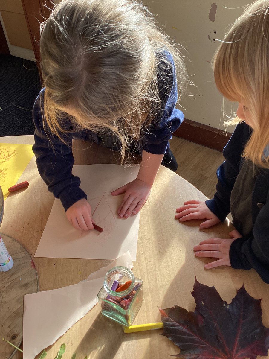Showing a friend how to make a leaf rubbing, then watching excitedly as she does it! So proud of how kind our Nursery children are and how keen to share their learning! 🥰 
<a href="/Office_WIA/">Office_WIA</a> <a href="/whitchurchCEFed/">The Whitchurch Church of England Federation</a> @StBartsTrust