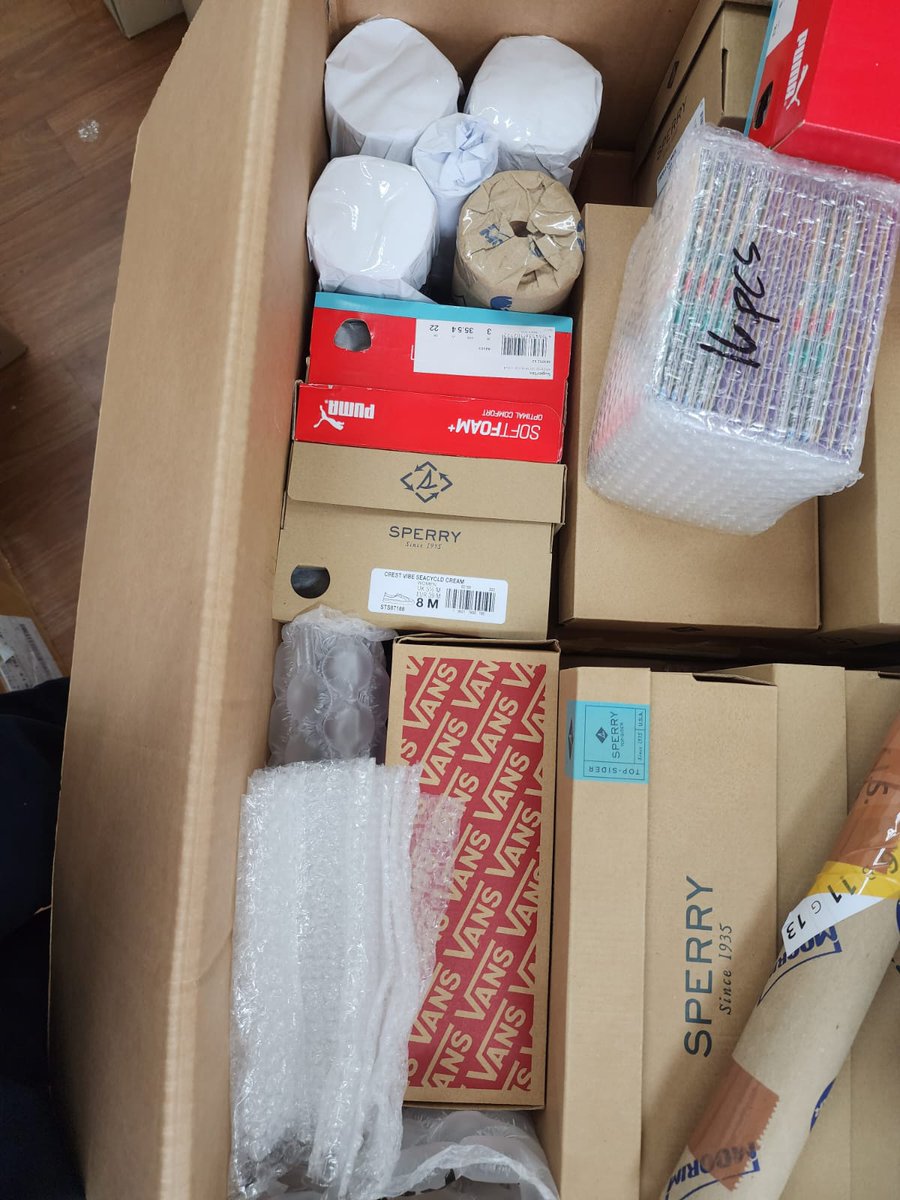 CCDebilShop's tweet photo. BOX #47 and 48 UPDATE
PICK UP DATE : OCTOBER 5
ETD: OCTOBER 12
BOX: 1 JUMBO + 1 REGULAR BOX
ETA: NOVEMBER 16,2022
Thank you for still choosing CCD SHOP 😊
#CCDShop_Update https://t.co/fb1f2ja6aQ