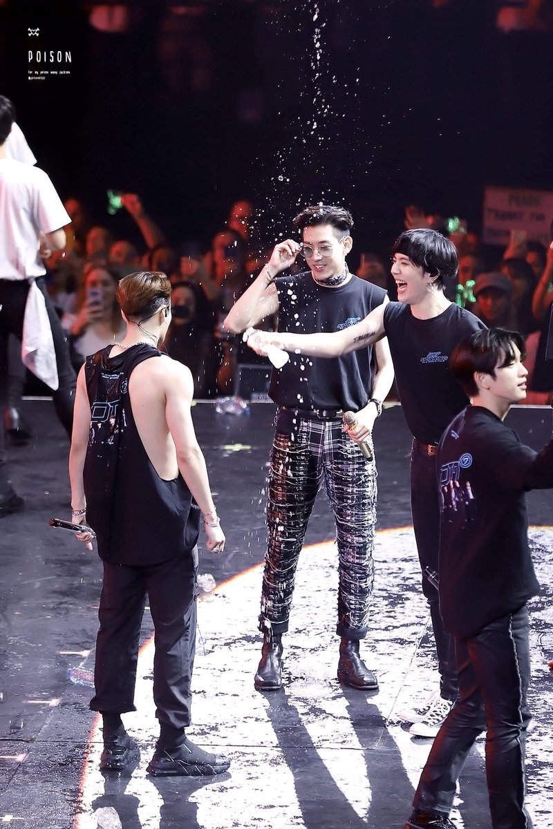 jinsonwae's tweet photo. #got7inparis take me backkkkkk https://t.co/GLgiF0CLcA