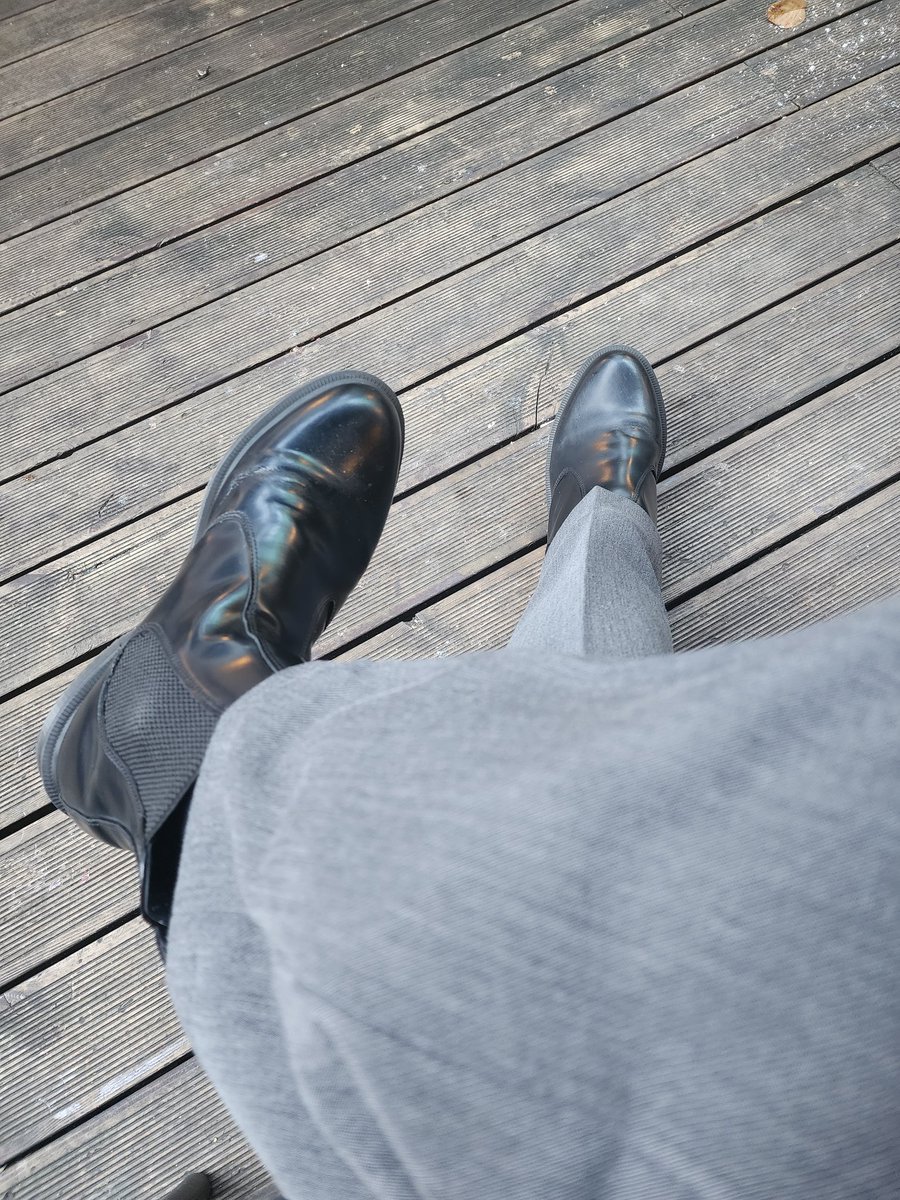 unknown0898's tweet photo. 👞 https://t.co/HUrJrbXWQi