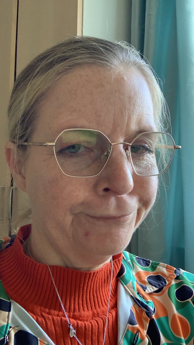 stephelloyd's tweet photo. Testing low cal meals, yesterdays was M&amp;S count on us Chicken Tikka Masala, 340 cals - this is how I felt after eating it.  Meh …. Was I still hungry? yes. Was it nice, not really. Would I buy it again ? No. https://t.co/kZ5Y7GLSjW