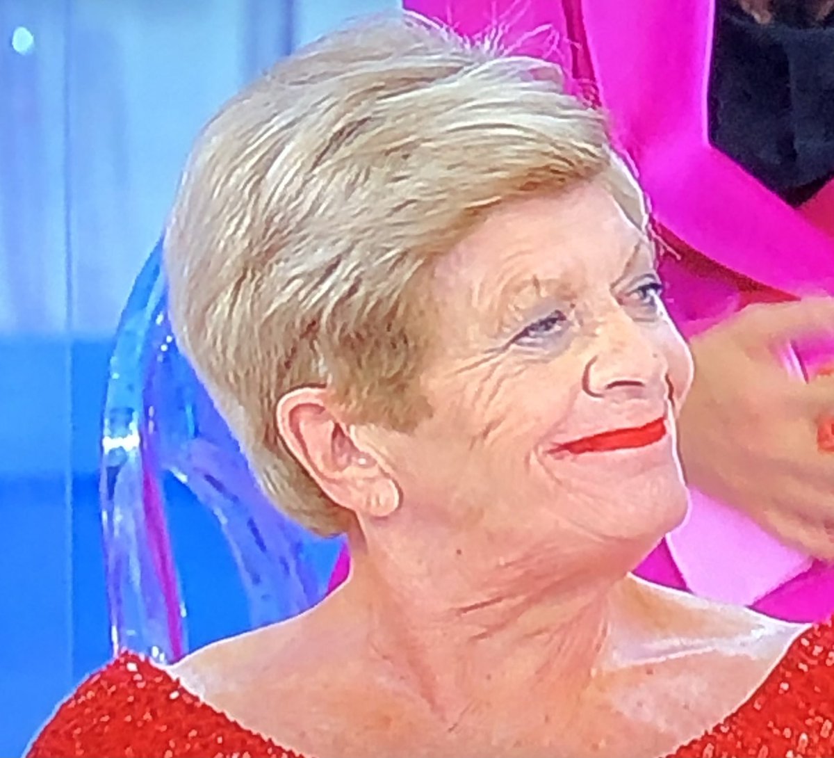 La_Pripra's tweet photo. DAI CREATORI DI JOKER "VIGEVANWEEN"
DAL 31 OTTOBRE 
NELLE MIGLIORI SALE CINEMATOGRAFICHE

#uominiedonne https://t.co/ke3Oq3BB6P