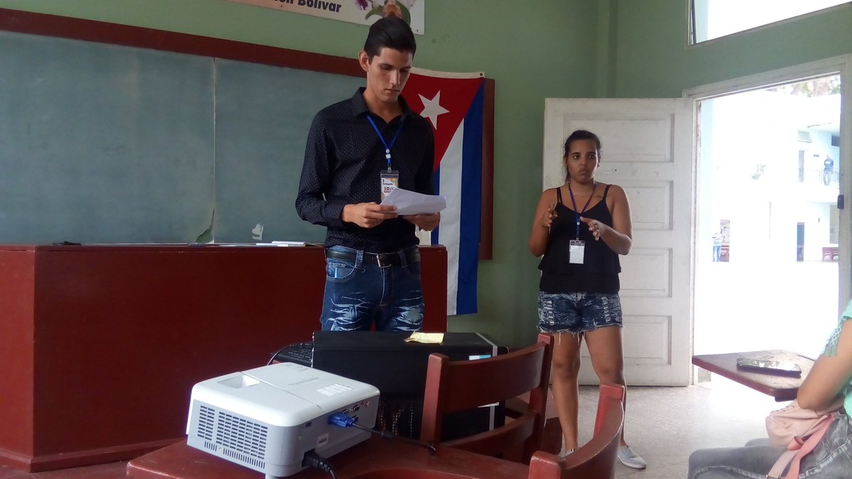 Como parte del Congreso de la FEU sesiona la Comisión de docencia e investigación: espacio para discutir qué hacer para continuar aumentando la calidad del proceso de formación.<a href="/uclv_fce/">FCE_UCLV</a> <a href="/UJC_UCLV/">UJC UCLV</a> @uclv