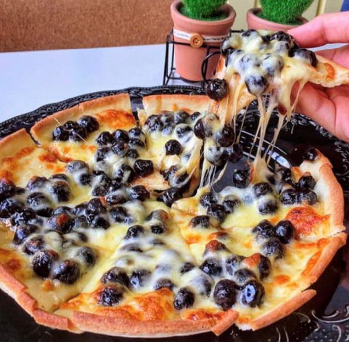 messedupfoods's tweet photo. boba pizza https://t.co/cBdKV5duJ7
