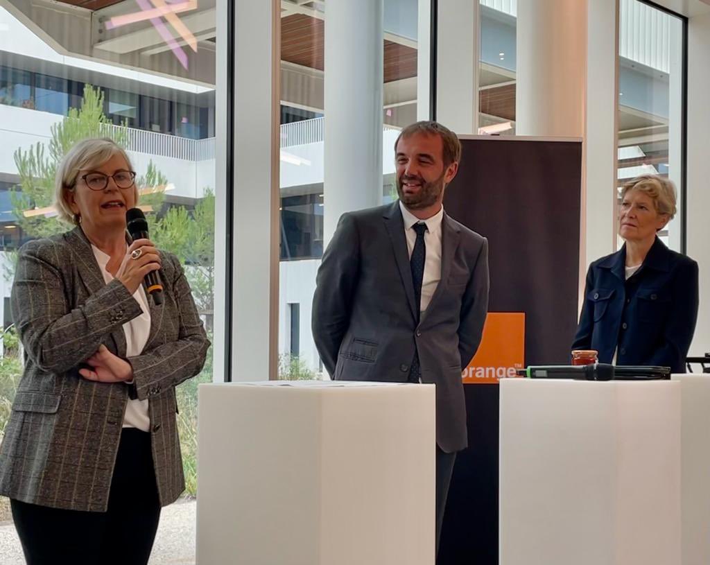 fabiennedulac's tweet photo. Heureuse d’inaugurer avec @MDelafosse et @PatriciaGoriaux «Le Patio», le nouveau campus @Orange_France à Montpellier.

Ouvert, innovant, éco-responsable, ce bâtiment est à l'image d'Orange, tournée vers l’avenir, engagée et collective @OrangeOccitanie https://t.co/XnMmDNZNan
