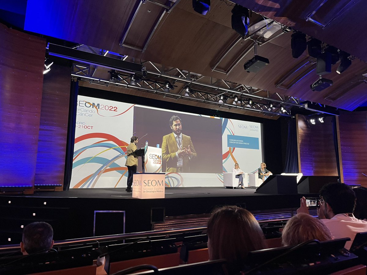 Tremendamente orgullosa de pertenecer al servicio de Oncología Médica del HUPM no sólo por sus grandes profesionales, sino por tener residentes mayores como <a href="/JamieLluch/">Jaime Lluch</a>  Vivo ejemplo de trabajo, constancia e ilusión.
De mayor, sólo quiero parecerme un poquito a ellos #SEOM22