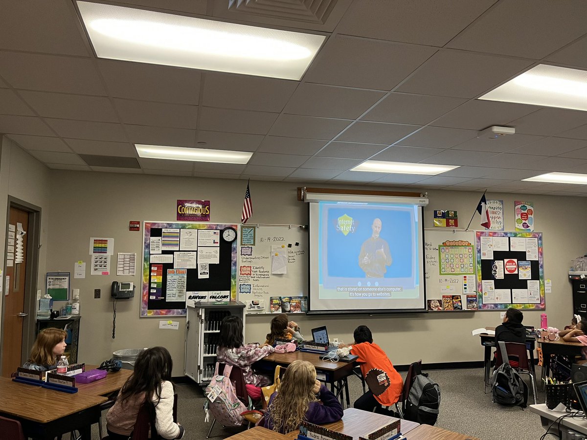 oliviahair1's tweet photo. Learning about Internet Safety! #cybersafetyweek #JPEpride https://t.co/zHOnA1Y3Vx