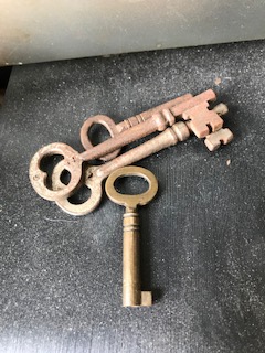 This week's episode of 'Music from the Fort' has been posted. For fans of Polvo, Rezillos, Neutral Nation, Germs, The Cure, Thin White Rope, Heavenly, Tyrds, Magnetic Fields, Al Lover,  Blue Nile, Kid Dakota, Zebra Hunt, New Order, Mac McCaughan, bit.ly/3D8gUGx