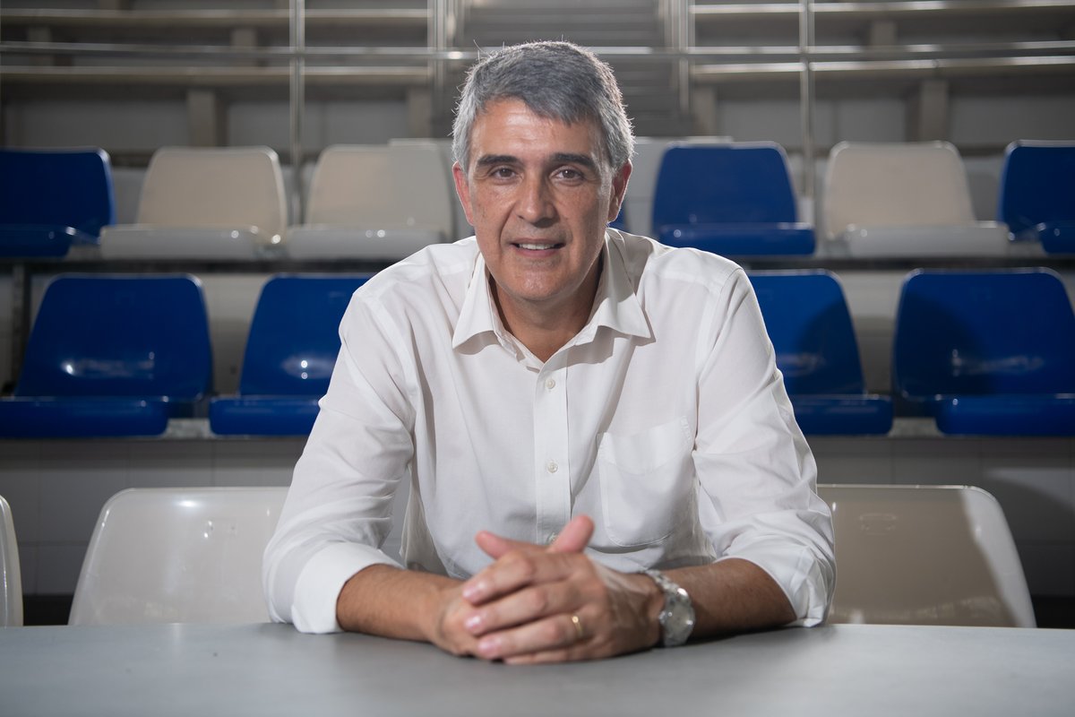 🔊 ÀUDIO #HotelSuís | <a href="/Cmarti_1963/">Claudi Marti</a>: "És una llàstima no poder confrontar idees de <a href="/CN_Sabadell/">CN Sabadell</a>. No voler un debat pot obeir a dues raons. O no tens res a oferir o tapes les teves mancances, i crec que en <a href="/pelretrobament/">Antonio Ortiz</a> es donen les dues"

▶️ bit.ly/Hotel_191022 [29:55]