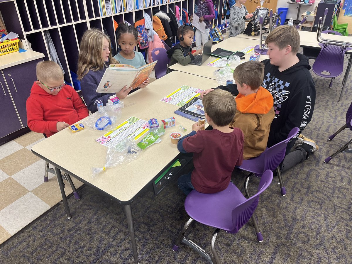 _mrsparsons's tweet photo. @wild_wood5 Look at your sweet kiddos reading with our kinders during breakfast time! 💜📖 @Wildwood_Tweets https://t.co/GMZVhwszIE