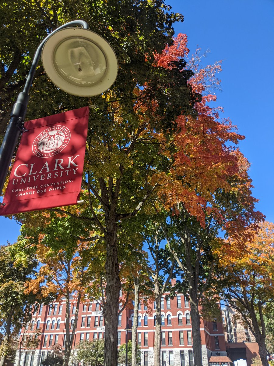 TessWalsh24's tweet photo. It's a gorgeous day to meditate on the vital role humanities play not only in literature and art, but also in making the digital landscape accessible, meaningful, and practical. I'm giving a short talk at Anderson House tonight at 5. There will be chowder! https://t.co/GufwZIXblY