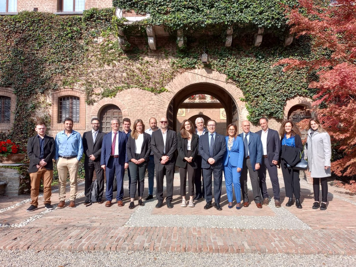 CienciaSantaFe's tweet photo. #SantaFeAlMundo | El HubBIO de Santa Fe lidera la primera misión biotecnológica en Italia 🇮🇹
🤝 Desde @produccionsf, junto a Cancillería Nacional, se impulsa esta vinculación biotecnológica que permite la participación de startups y empresas del ecosistema. https://t.co/OB8yfXqdwT
