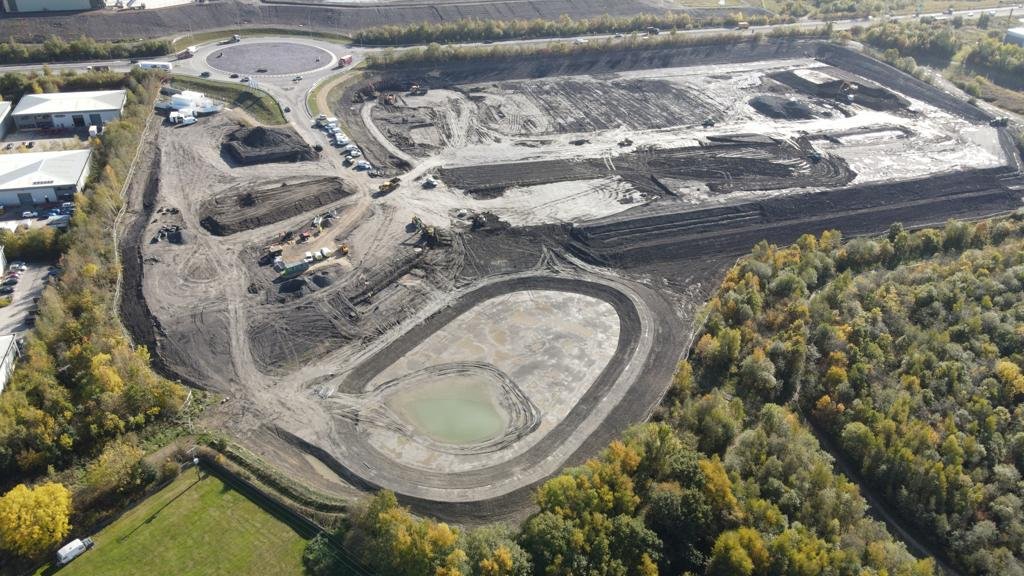 Gateway 36 Barnsley: Project Week No.18 
👷‍♂️Safety Record: 100% (no reportable accidents/injuries).
👷‍♂️ Earthworks cut &amp; fill: 95% complete
👷‍♀️ Earthworks to reinforced slope: complete
👷‍♂️ Topsoil &amp; reinforced slope: 75% complete
#civilengineering #commercialdevelopment #logistics