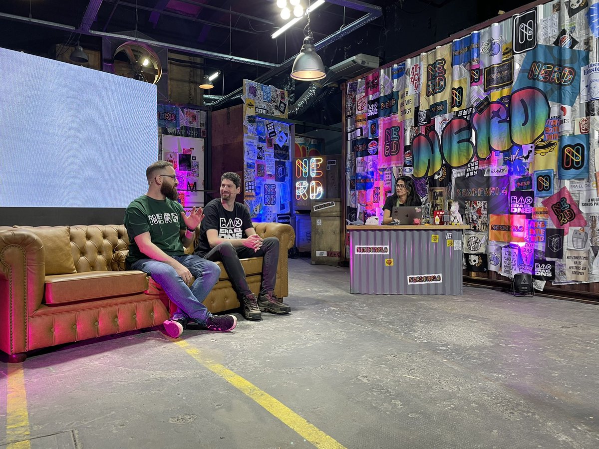 nerdearla's tweet image. 🎟️ Ya te registraste en registro.nerdear.la?

Súmate al vivo 🎥 en nerdear.live

Hoy hay muchas charlas en el #trackDATA📊 y #trackDEV 🧑‍💻
