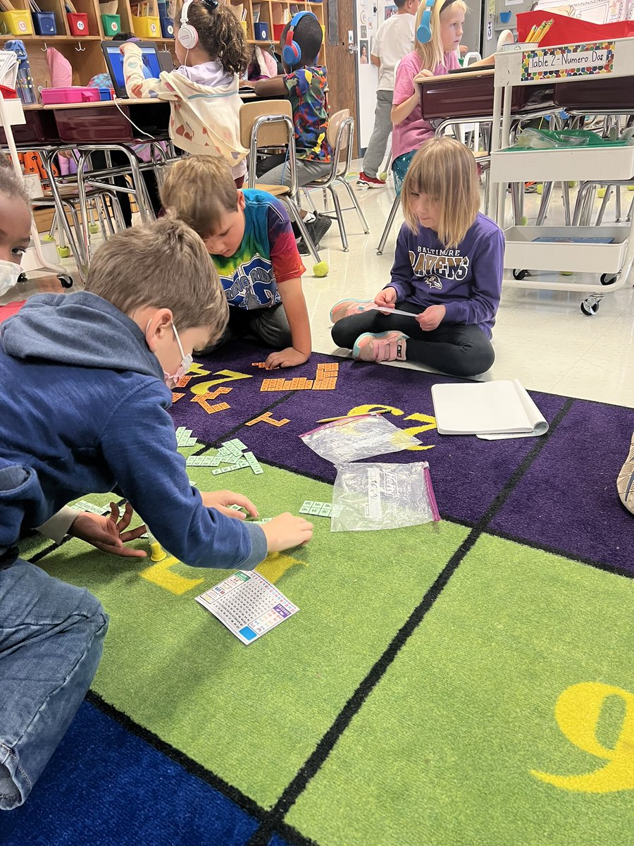MsAllweinTweets's tweet photo. Roos have been practicing various choice tasks in math…they’re doing great! #SRESroos https://t.co/tUaJzG0lXg