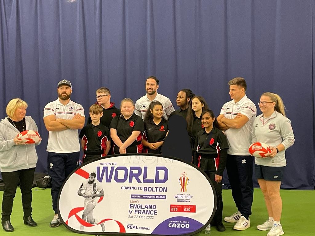 LadybridgeLs's tweet photo. Ladybridge learners meeting members of France's Rugby League World Cup team and honing their rugby skills 🏉 @LadybridgeHigh @LadybridgePe @Panathlon @BLPSENDHub https://t.co/6QPlik5HNp