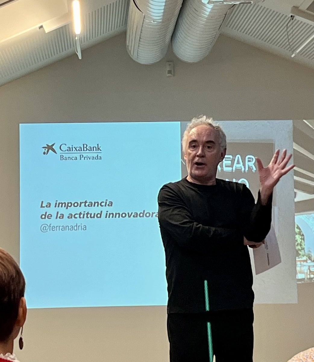 meripircing's tweet photo. “Qué guapo eres, Ferrán.” 
🙌🙌🙌 Mago y majo. 

Clase magistral sobre #innovacion en #restauracion y #gastronomia 

Gracias a @caixabank por este encuentro! 🙏 https://t.co/lH1nHFjRYc