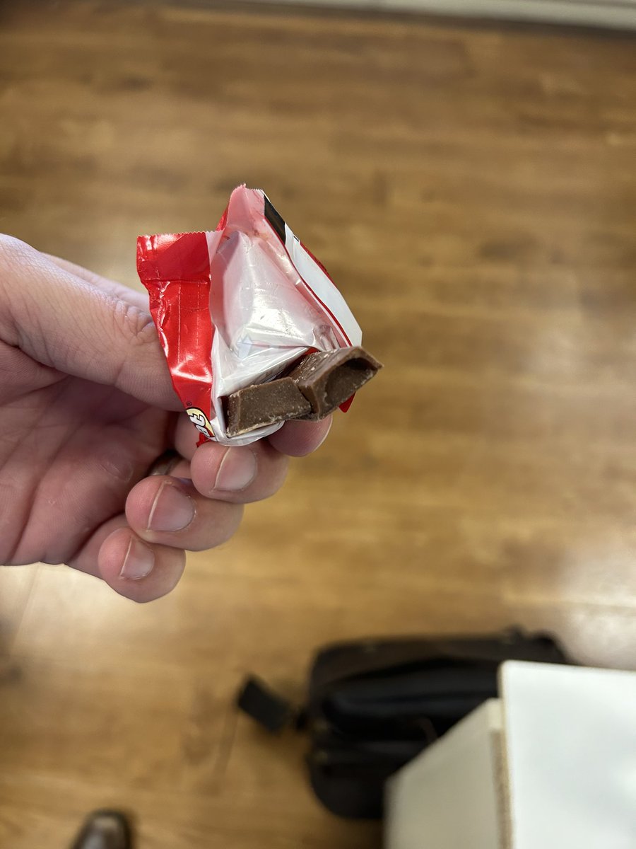 CrivGaming166's tweet photo. I got a @KITKAT without the KitKatβ¦. Maybe I need to find someone who only got the wafers!?! #kitkat #chocolateonly https://t.co/svHj6GK9yN