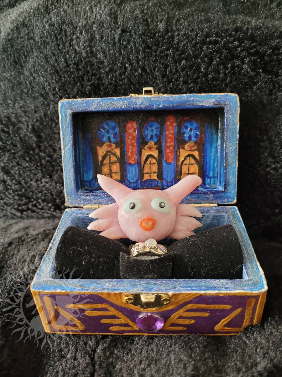 ArianeTatsu's tweet photo. Happy Birthday #terranigma27th! I found my love @Zapnir thanks to the #retrogame. I made this #fluffy #engagementbox and proposed in my #Arkcosplay! We will marry
@nintendo @kamuif @masanori_pf @seralunis #天地創造27周年 #天地創造 @soundforest1 #Terranigma #TenchiSōzō #squareenix https://t.co/1EQFqenYpP