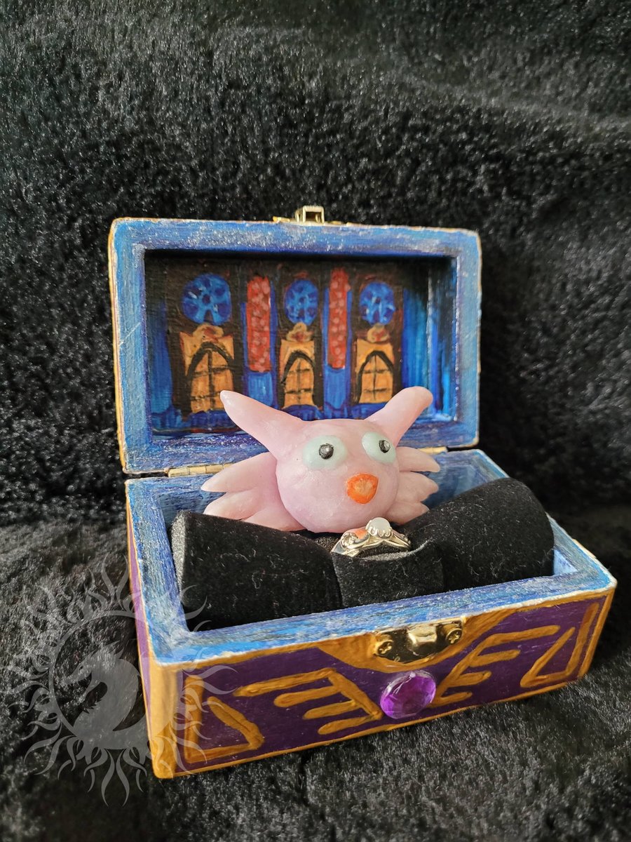 ArianeTatsu's tweet photo. Happy Birthday #terranigma27th! I found my love @Zapnir thanks to the #retrogame. I made this #fluffy #engagementbox and proposed in my #Arkcosplay! We will marry
@nintendo @kamuif @masanori_pf @seralunis #天地創造27周年 #天地創造 @soundforest1 #Terranigma #TenchiSōzō #squareenix https://t.co/1EQFqenYpP