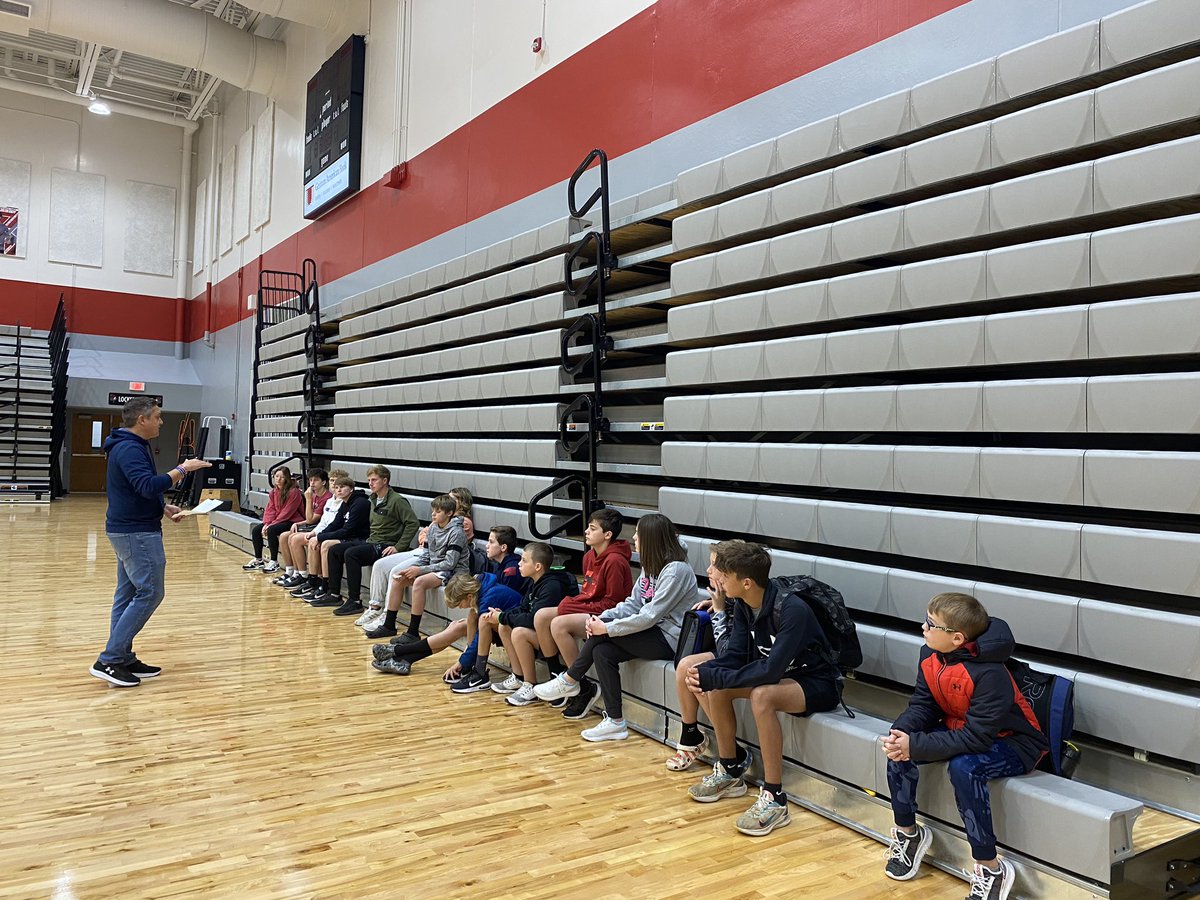 fca_br's tweet photo. Thank you to @Ericmmiller83 for coming in and sharing with our students today! He reminded us that no matter what trials or afflictions we might be facing; God is supreme and will help us prevail. https://t.co/K36d1LOrER