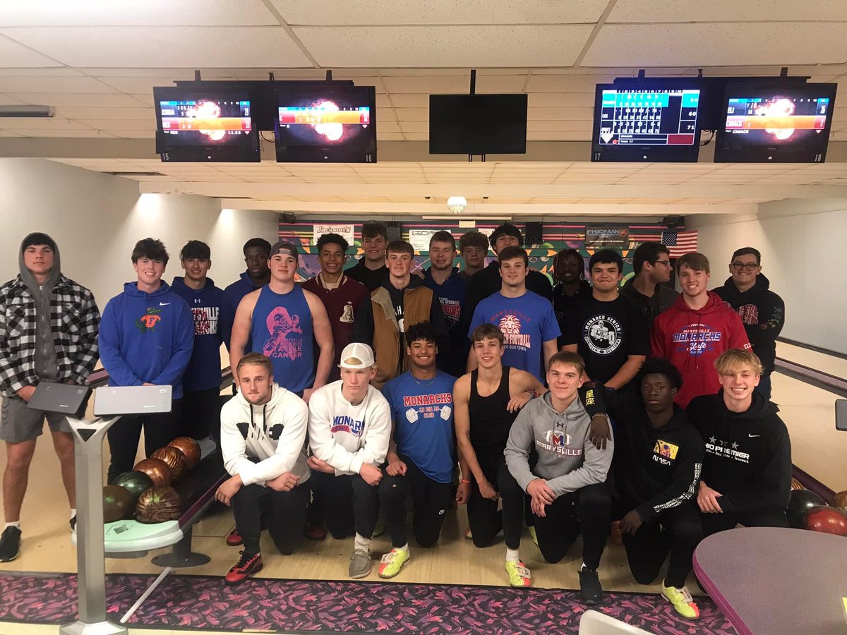 Our amazing seniors! Class of 2023 🏈💙❤️🏈