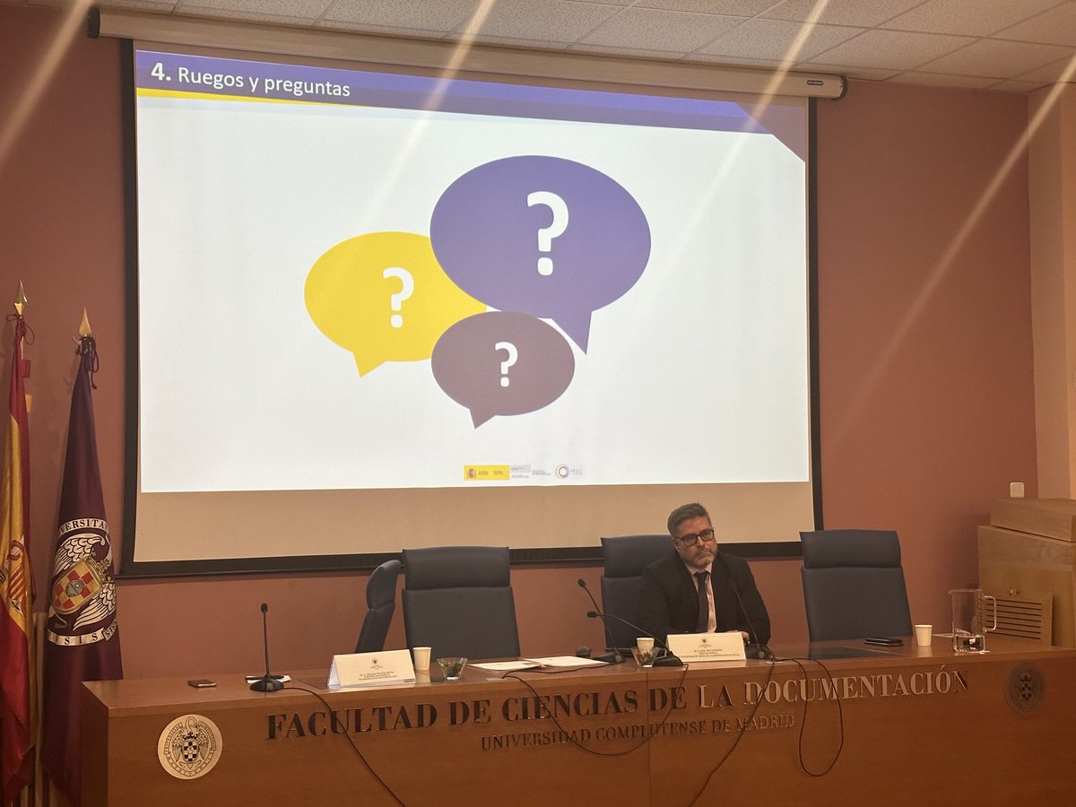 GerardoBustosP's tweet photo. A la administración electrónica le exigimos un plus, mucho más que al papel, porque es algo nuevo y el ser humano a la novedad le tiene medio. Interesante reflexión de ⁦@aitorcubo⁩
En las Jornadas de Inteligencia Artificial y Archivo #IA_A de la ⁦@AEFP_Archiveros⁩ https://t.co/CwhgzEAkCC