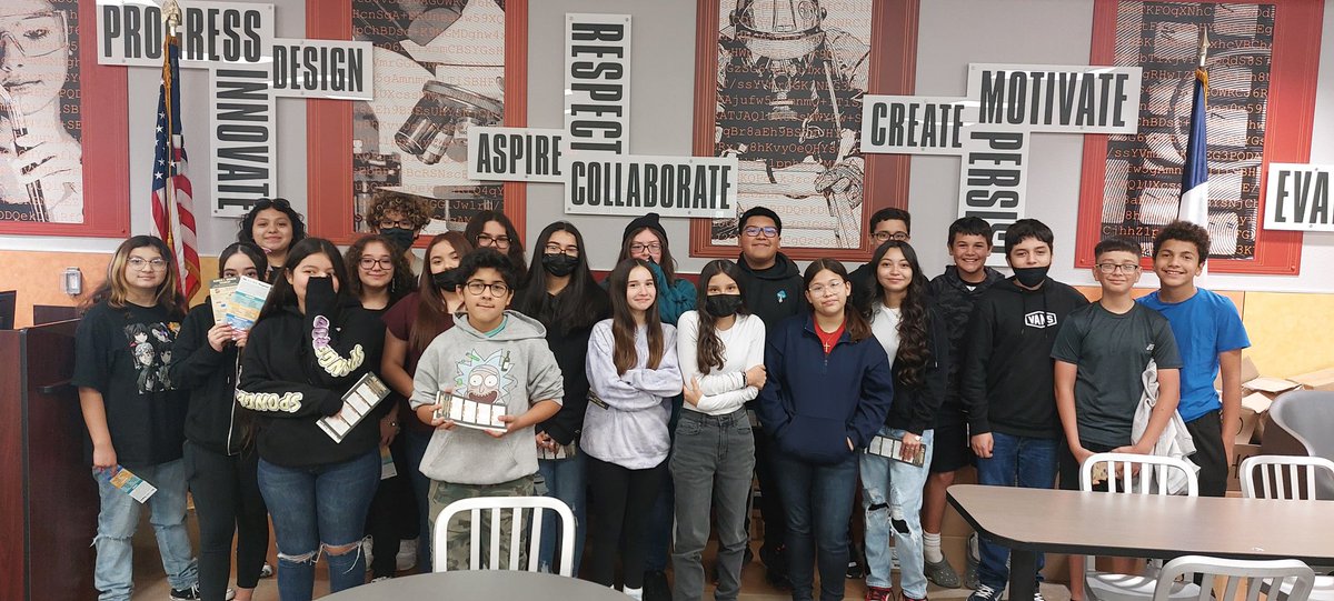 yescochea's tweet photo. Hamlin MS - My 8th grade AVID students visiting H.T. Branch Academy.  @HamlinMiddle @BridgetLamoure2 @CCISD @r0hernandez @DrSandraClement @HTBranchAcademy https://t.co/7Si6Xha941