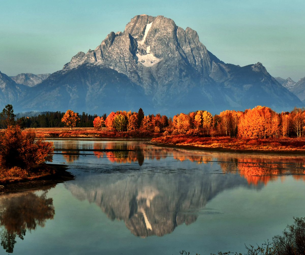 PriorityJet's tweet image. It may be the best time of the year to visit Jackson Hole, WY. 😍🍂
Conveniently fly into Jackson Hole airport (JAC) and enjoy the beautiful views. 

Visit priorityjet.net/charter to request your private charter flight today. 
#letsfly #flypriority #priorityjet #jacksonhole