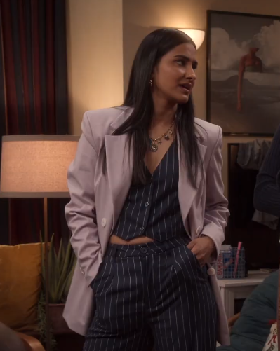 lesbihonestbr's tweet photo. Mindy Kaling eu nunca te pedi nada, só me dá a Bela bissexual por favor. Tem gente chorando aqui. https://t.co/1gH5nXLXyl
