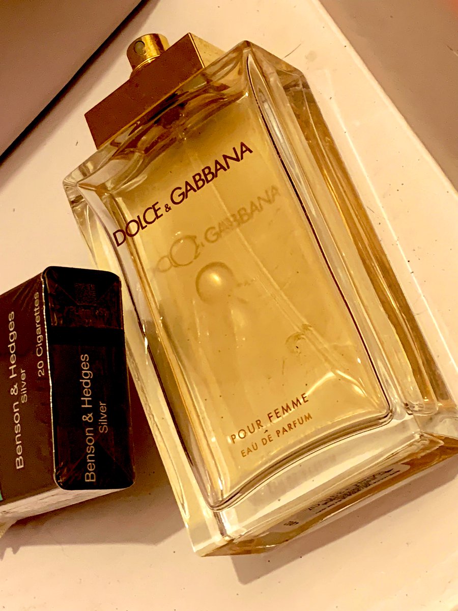 VWard1988's tweet photo. Two of my favourite π thingsβ¦ and yet they make me smell very different haha β₯οΈ π¬ β₯οΈ π¦ #DolceGabbana #fagbreak #smoker #fragrance #expensivetaste ππ€£ https://t.co/xjZr76kts9