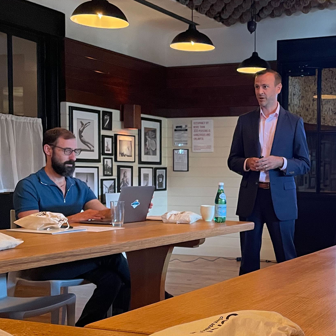 cordialinc's tweet image. We recently got together with our client advisory board members in NYC for two fun days filled with happy hours, meeting sessions, the Solana Spaces immersive web3 retail experience, and a delicious dinner at Naked Tomato. #becordial