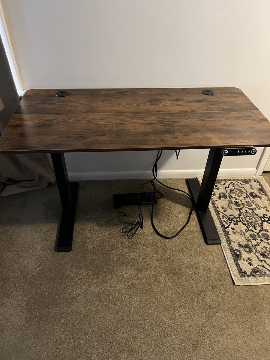 New desk, pretty stoked about it.  Big thanks to <a href="/Darkraizard/">Darkraizard</a> for the suggestion while we were out at TwitchCon!