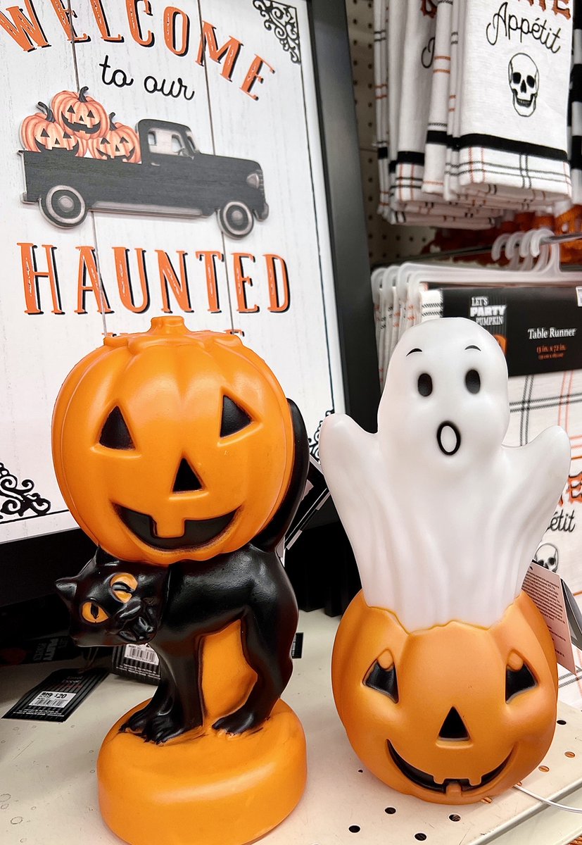 The cat’s out of the bag! 🐈‍⬛ We’ve got BOO-tiful Halloween décor ready to haunt your home! 👻🎃 🐈‍⬛: biglots.ly/6014MYIvo 👻: biglots.ly/6015MYIvU