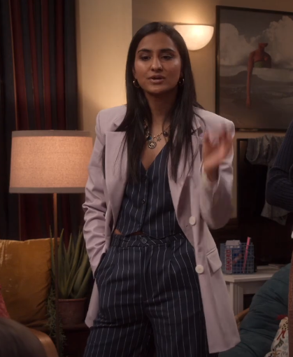 lesbihonestbr's tweet photo. Mindy Kaling eu nunca te pedi nada, só me dá a Bela bissexual por favor. Tem gente chorando aqui. https://t.co/1gH5nXLXyl