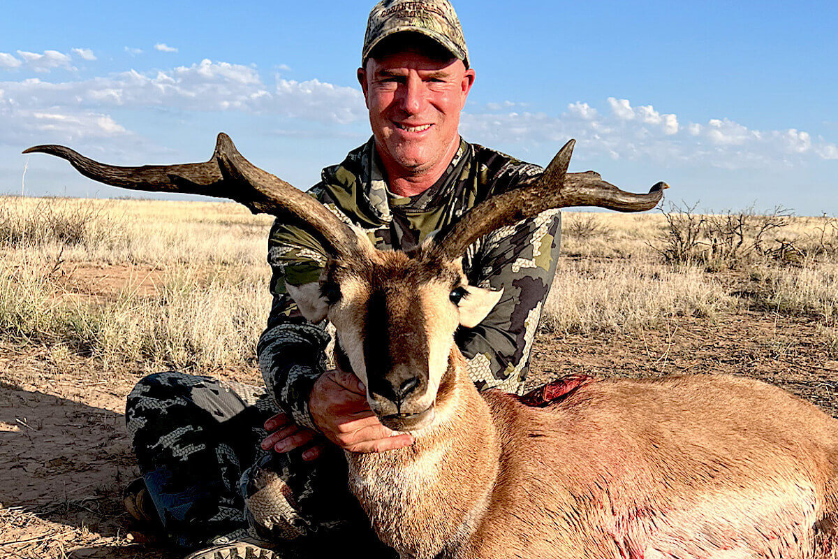 Hank Osterkamp proudly displays this big antelope taken Aug. 13 in eastern New Mexico, the 'buck of 100 lifetimes,' he said. Here's the story of his public land beast via Game & Fish Mag: bddy.me/3g9QA5J #FindYourAdventure #ITSINOURBLOOD #hunting #antelope #pronghorn