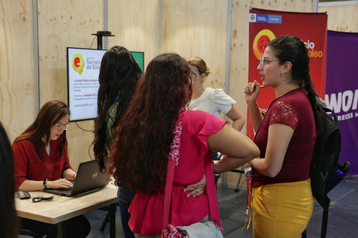 ServiciodEmpleo's tweet photo. Si estás en #Medellín y asistes a la «Feria de #ConexiónLaboral: talento para el mundo»... ¡Te esperamos en el stand de la Unidad del SPE y asiste a nuestra conferencia!
Más👉 https://t.co/3CXGMIhWqW
#G8UniversidadEnRed #RUCC #REP https://t.co/JWJrIlyqDj