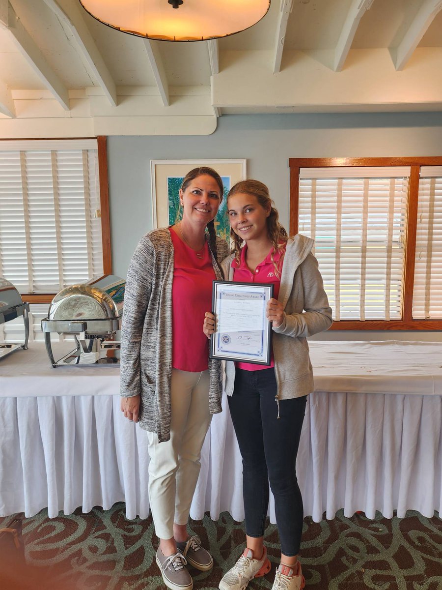 tabbyesposito's tweet photo. Congratulations Lindsay Bieber as our Exchange Club Citizen of the Month! @StormGroveFever @BoogsboyD @Bass_SDIRC @SDIRC_SUP @robyn_bethel https://t.co/aJMHU4a3eg