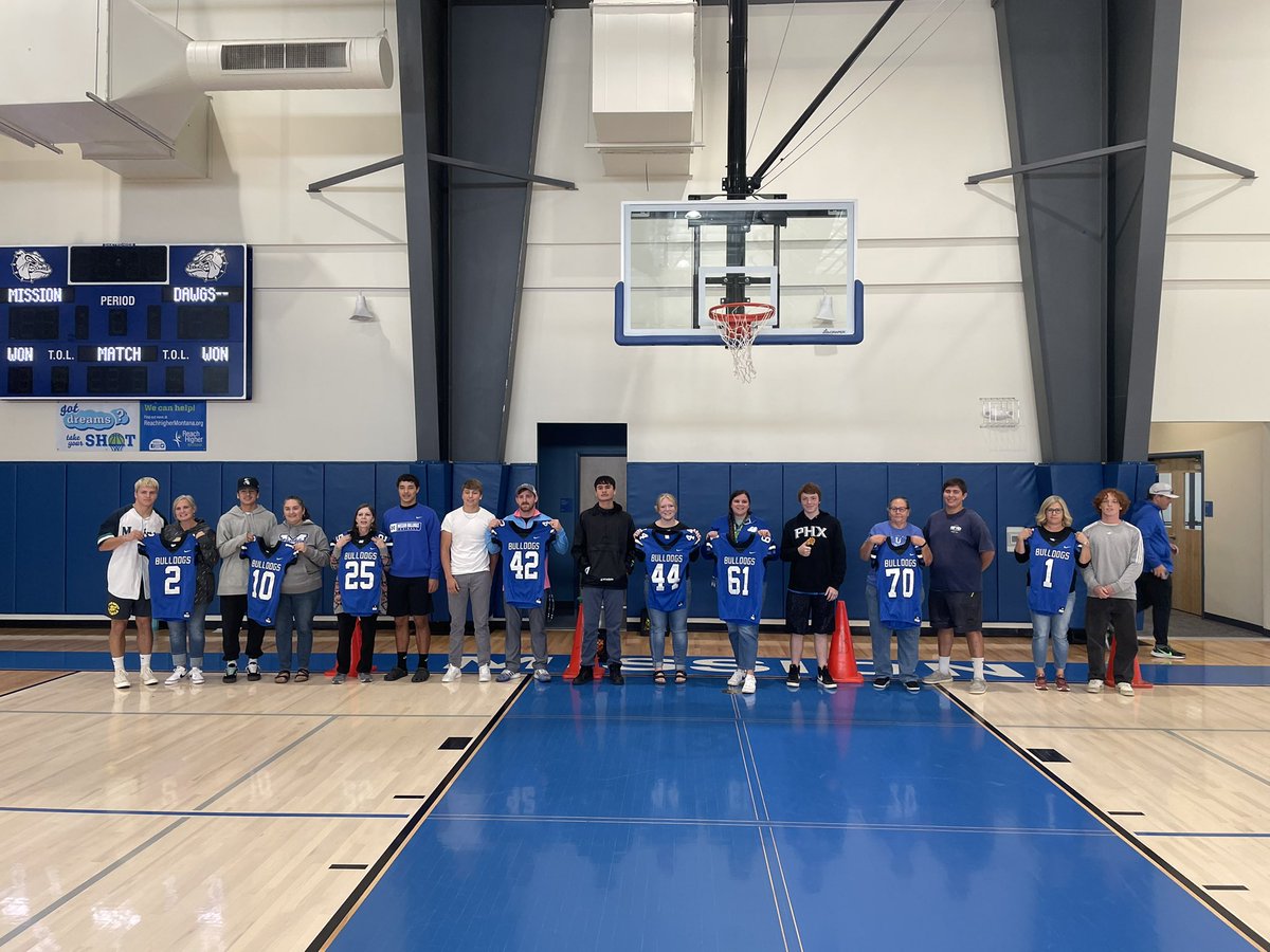 MissionFB's tweet photo. Today at our pep assembly our seniors gave their jersey to an adult that has an impact on their life. Thank you for making a difference in our student athletes.
Go Dogs! https://t.co/9QF6UcXcZ9