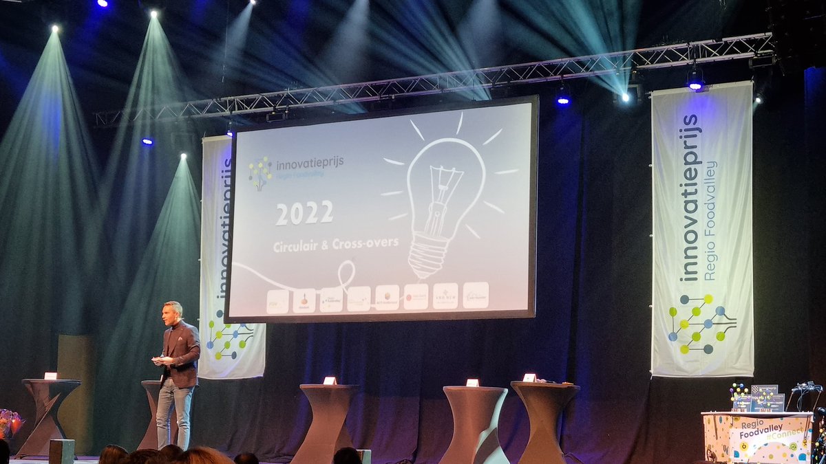 De toekomst is hier, bij de uitreiking van de #innovatieprijs <a href="/RegioFoodValley/">Regio Foodvalley</a> in <a href="/BasiliekVdaal/">De Basiliek</a> 
#ondernemen