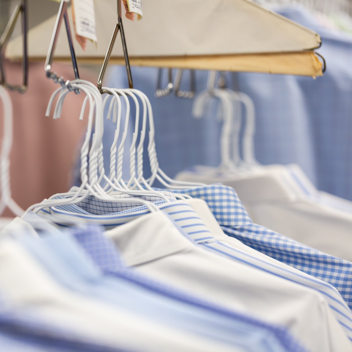 expresslaundry's tweet photo. It's easy to look your best when you trust our team with your wardrobe. Stop in with your dirty laundry today! #ExpressLaundryCenter #ExpressLaundryCenterHTX #CoinlessLaundromat #ModernWashateria #WashAndFold https://t.co/dPg4WEtR4Z