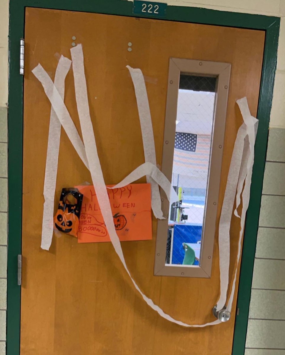 OLCHSStuCo's tweet photo. Student Council boo’ed staff doors Monday. 👻 And, Mr Doyle BOOED us!!! 😱 #olchspride #studentcouncil https://t.co/wZ7fPOgsEg