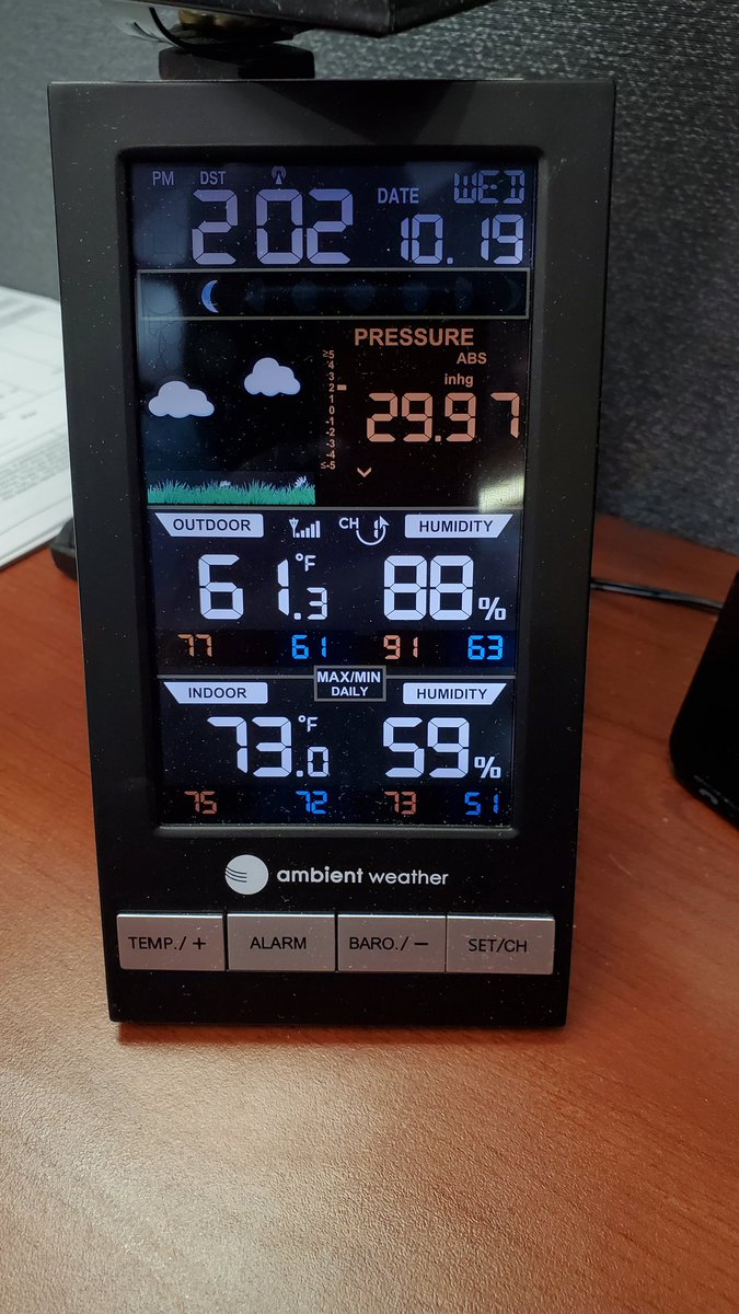 DanEBoy09's tweet photo. 61.5° and still falling here at the Boca Raton Airport with a cold rain falling...in mid October. Feels more like mid January. Brrrrr. #flwx #bocaraton #bct #octoberchill https://t.co/dQ5jenMsjW