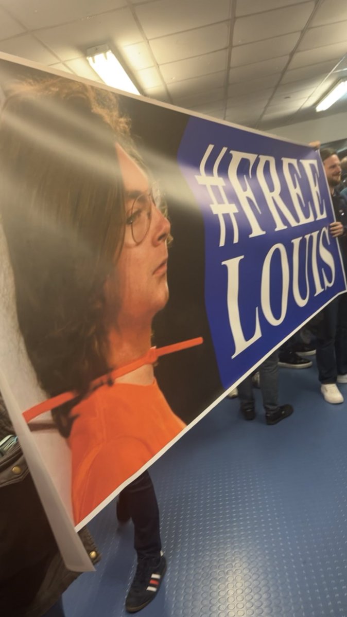 AIlEverton's tweet photo. #FreeLouis https://t.co/oow5qaICnv