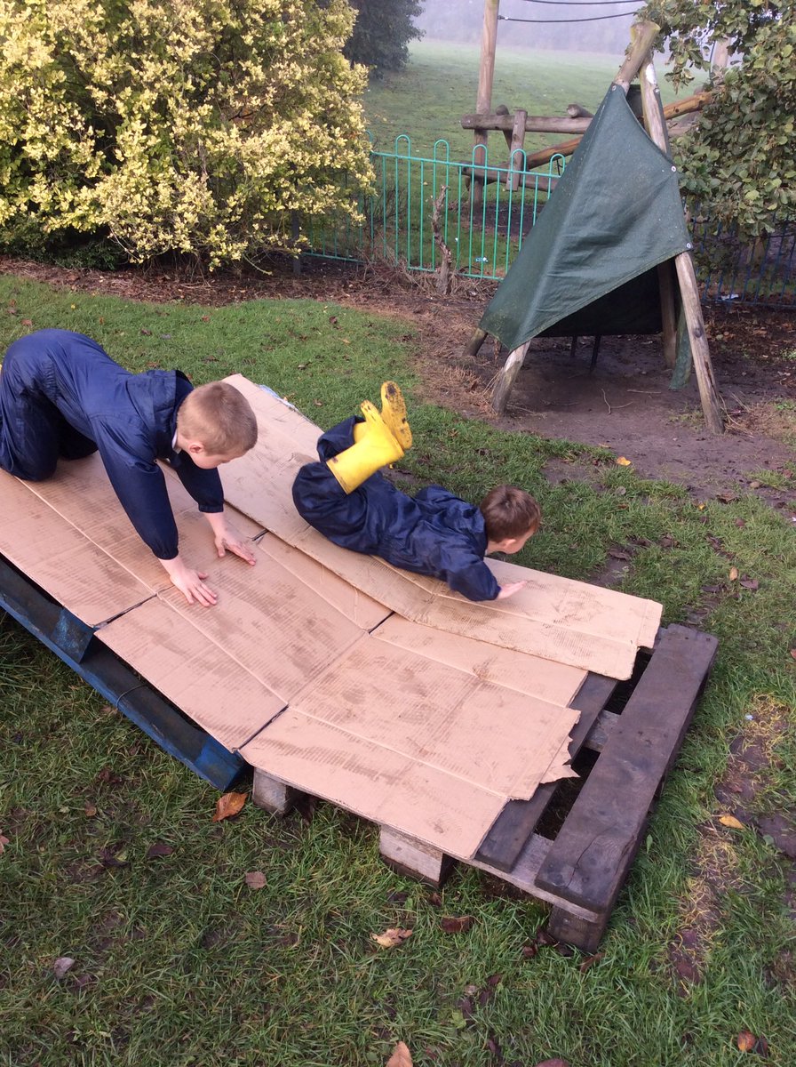 MrWeatherbyQP's tweet photo. Pallets make the perfect slide! Outdoor play at its best! ππ@QueensCoEURC @MissFryerQP #EYFS #TwitterTagTeam @EarlyExcellence https://t.co/rHNsqVFrlE