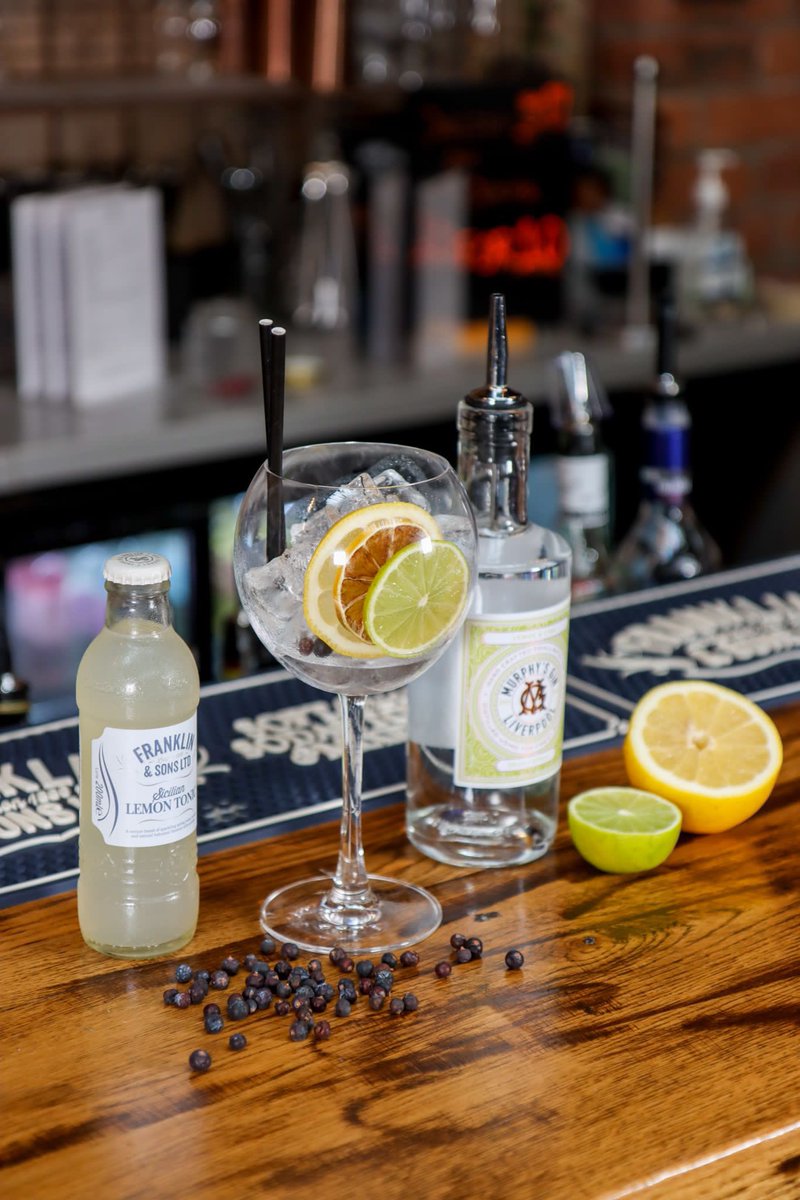MurphysGin's tweet photo. Happy #internationalginandtonicday from all of us at Murphy’s Distillery - celebrating with our Lemon &amp; Lime Gin, served with @FranklinandSons Lemon Tonic 😍

#gingingin #followme #ginislife #gins #ginspiration #ginpassion #ginandtonictime #ginislife #ginbottle #ginblog #gintime https://t.co/yMTekwT2Uf
