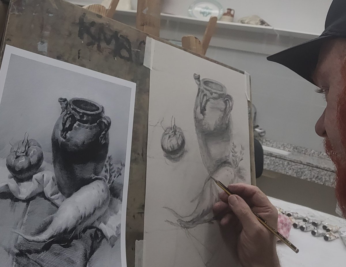 jrmurill's tweet photo. Construyendo creativamente. Dibujar, sombrear, encajar, difuminar...
Mis primeros pasos con @Evaristo1956
......
#painting🎨 
#Todraw #topaint #tocreate #painter https://t.co/eeJPF3HLbM