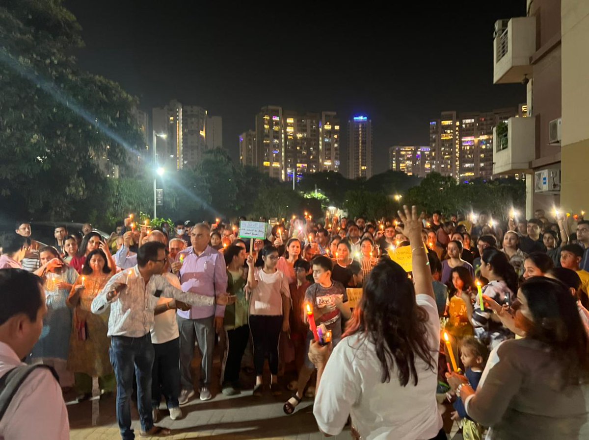 im_vandy's tweet photo. Candle march in @LotusBoulevard.
Stray dog has taken innocent Toddler life of a 7 month old infant
Please save us from stray dog
#StrayDogs #TogetherWeCan @myogiadityanath ji #noidauthority
@aajtak @IAbhay_Pratap @NoidaMediaClub @noidakhabar @vinodsharmanbt ji @pradip103 https://t.co/6Nxx6ZoOck